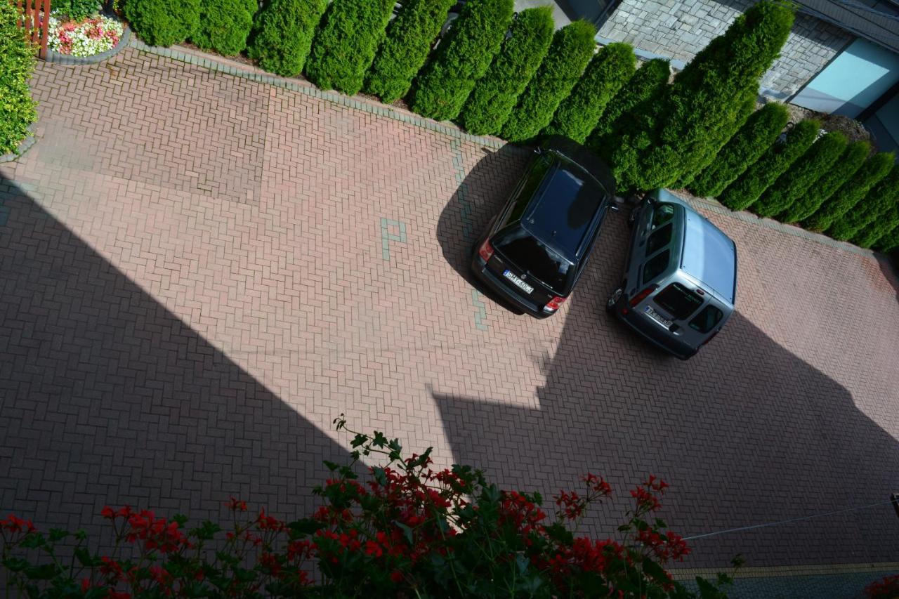 Dw Basia Pokoje I Apartament Бялка-Татшаньска Экстерьер фото